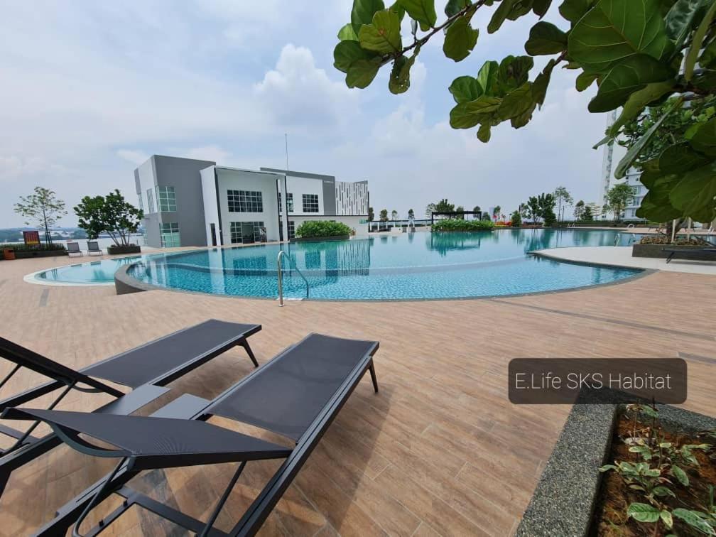 E Life Sks Habitat With Wifi Netflix Apartment Johor Bahru